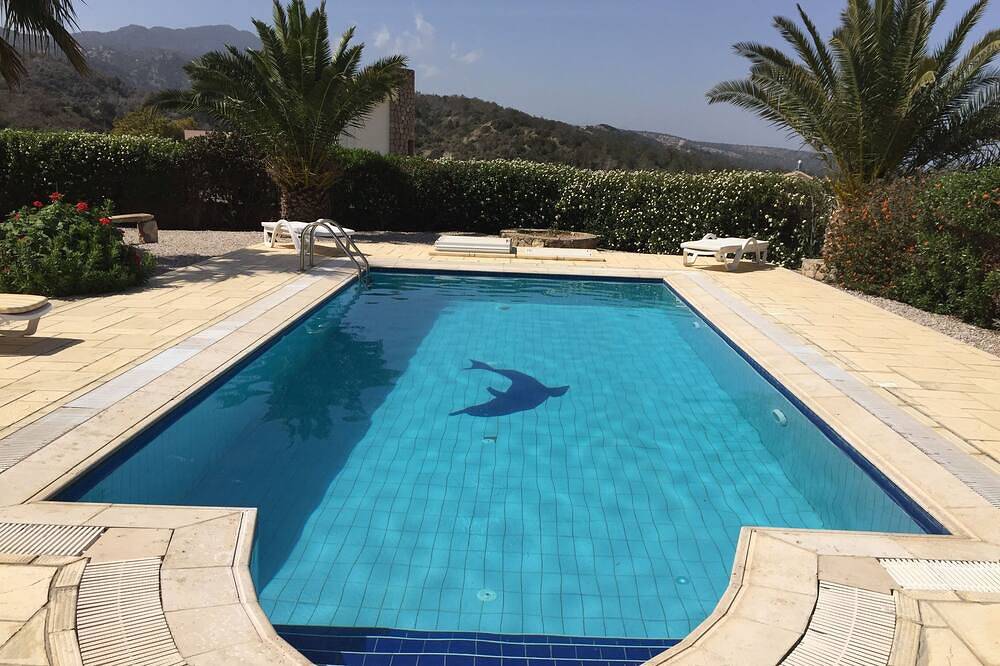 Villa mit privatem Pool und Meerblick in Nordzypern