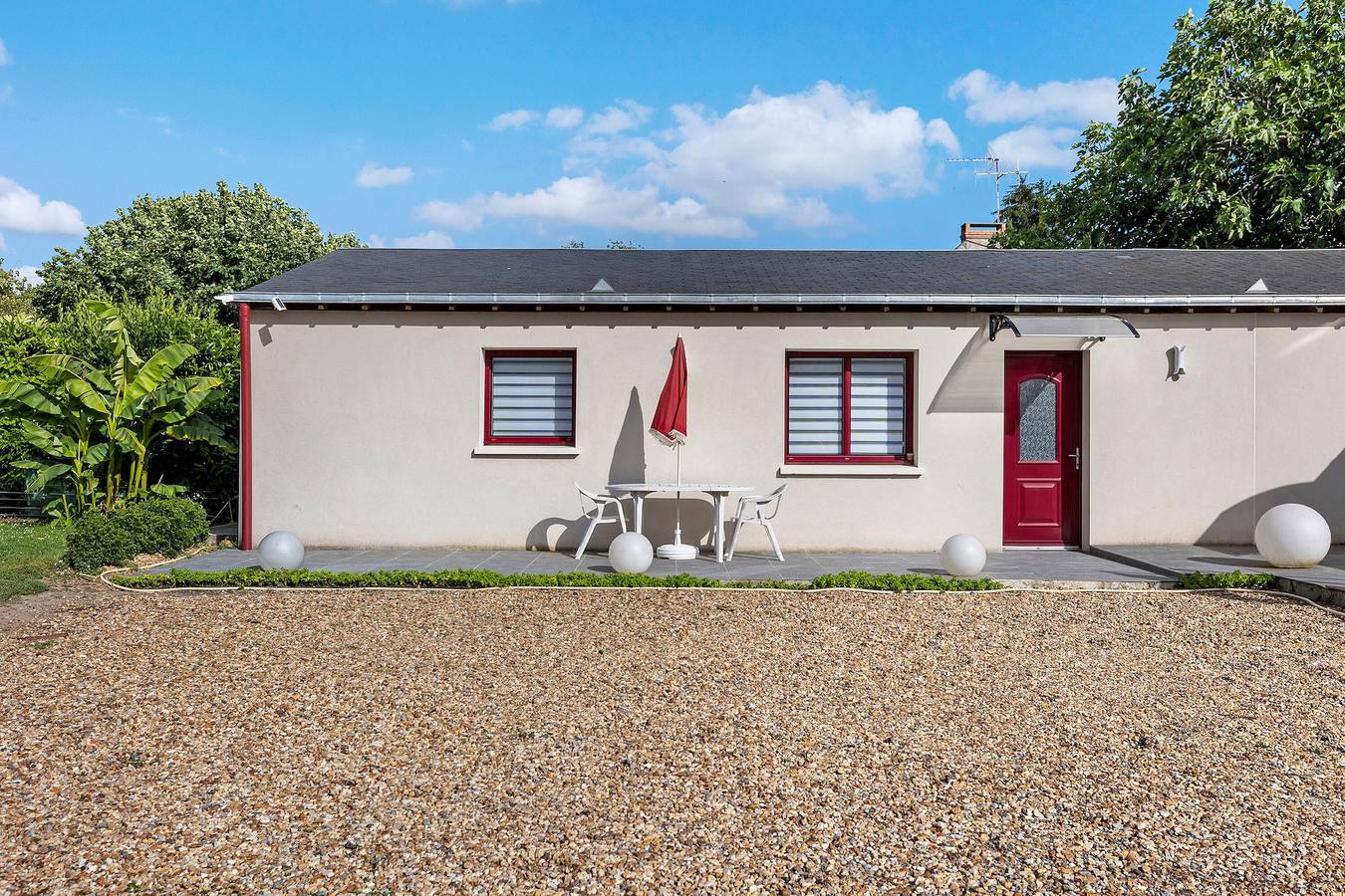 Maison en bord de Loire avec piscine et jacuzzi in Saint-Clément-des-Levées, Vallée de la Loire