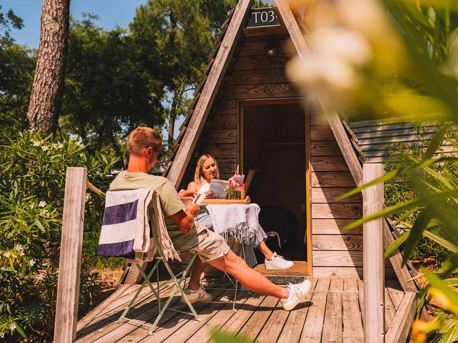 Camping Les Genêts - Hébergement 2 personnes - Cabadienne 1 chambre 8m² avec terrasse 2 pers in Saint-Jean-de-Monts, Vendée