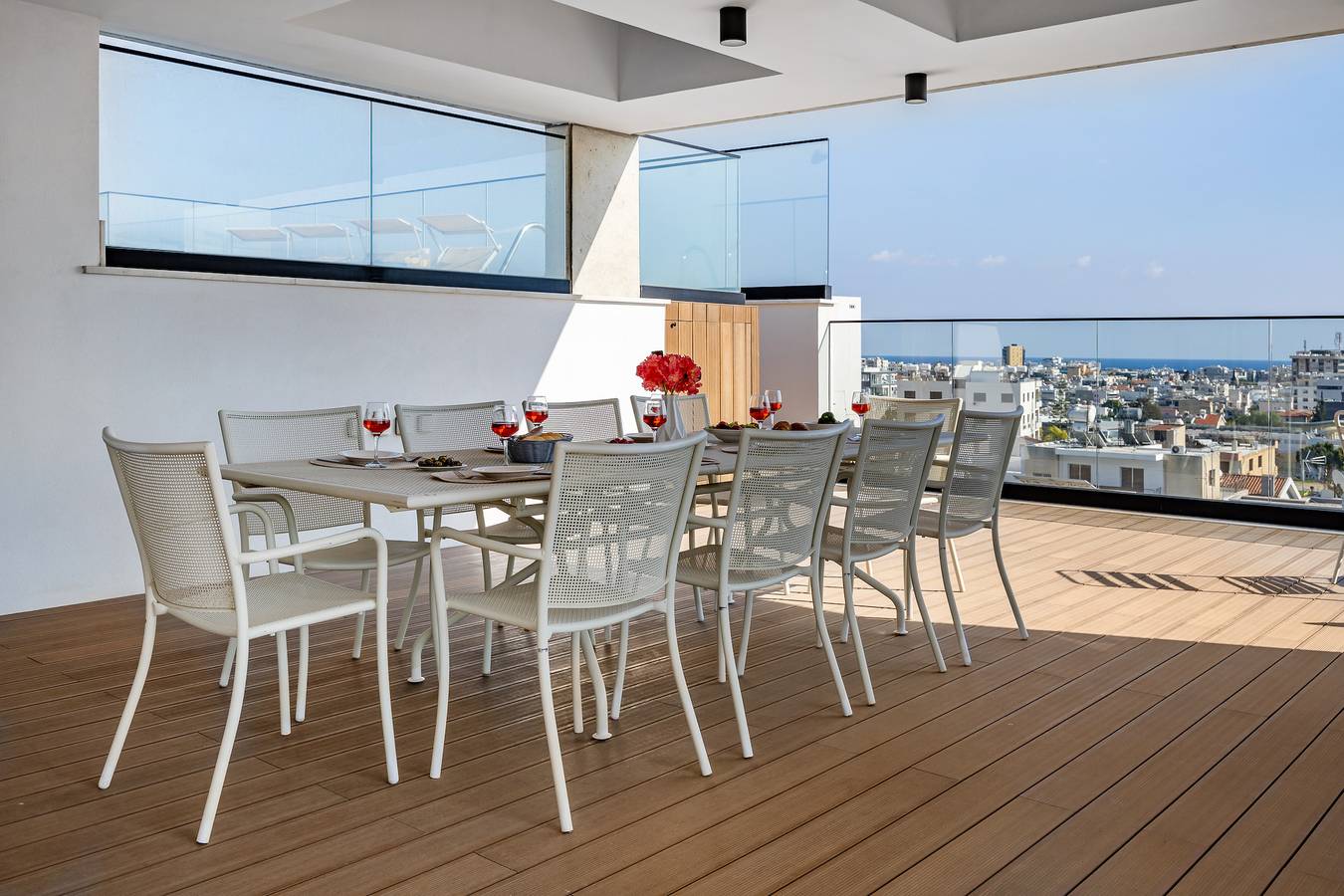 Apartamento entero, 201 Piliou Amplio balcón y piscina compartida en la azotea in Limasol, Chipre Sur