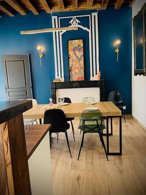 Location de vacances pour 8 personnes, avec terrasse à Montaigu-le-Blin - 2