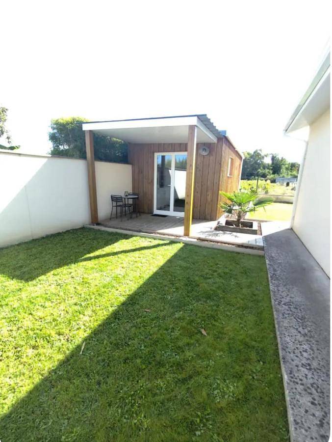 Location de vacances pour 2 personnes, avec terrasse et jardin à Saint-Médard-d'Eyrans - 4