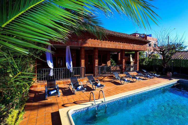 Casa rural para 15 personas, con jardín y terraza, Familias con niños en Baix Camp - 3