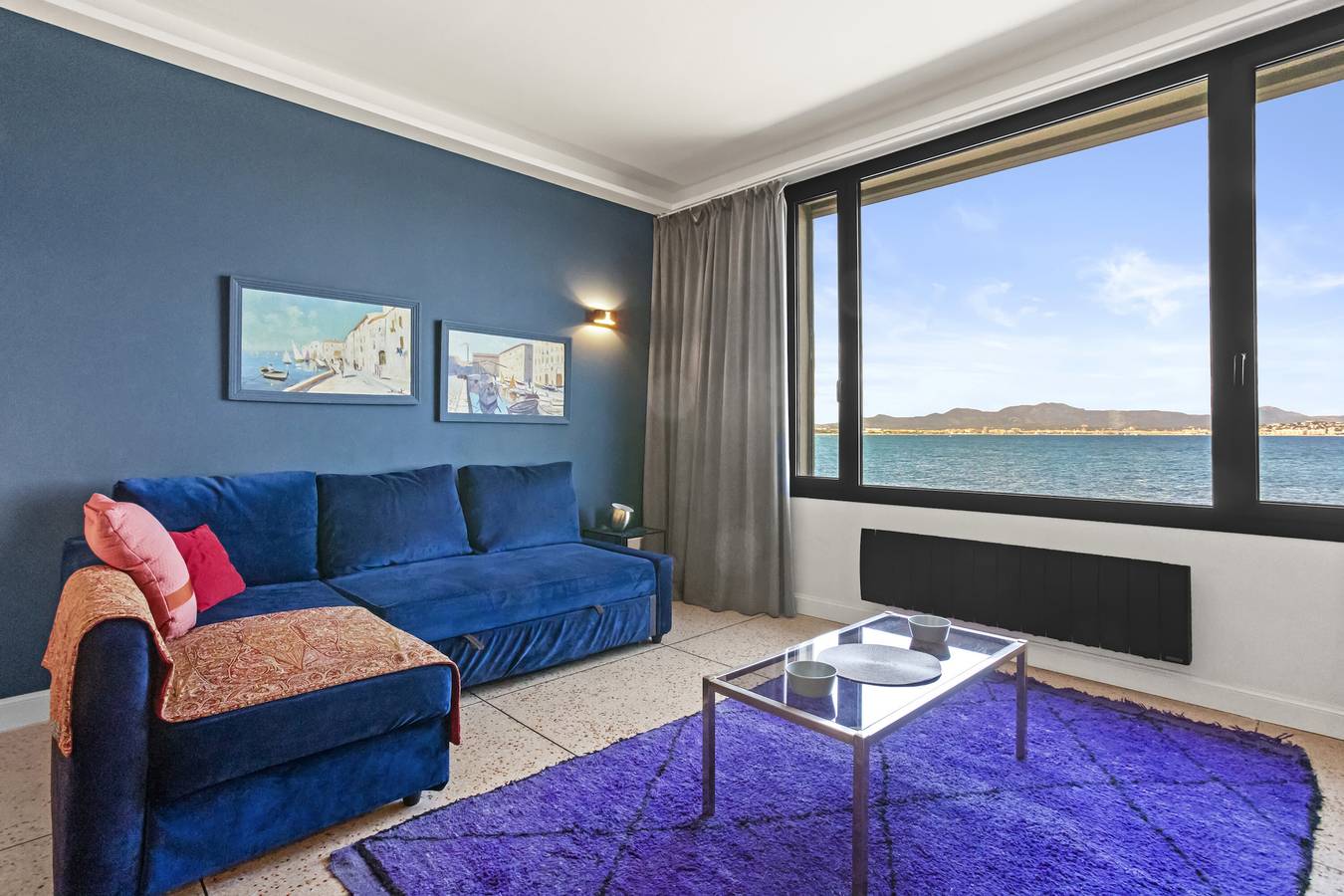 Ganze Wohnung, Appartement 'Unique Appartement direkt am Wasser' mit Wlan und Klimaanlage in Saint-Aygulf, Frejus