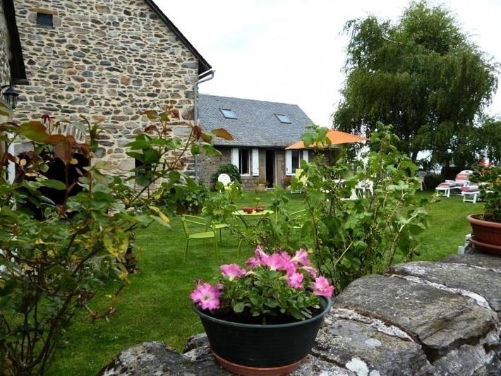 Gîte pour 8 personnes à Saint-Julien-près-Bort