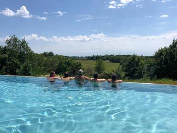 Gîte pour 5 personnes, avec piscine ainsi que jardin et vue à Saint-Félix-de-Bourdeilles