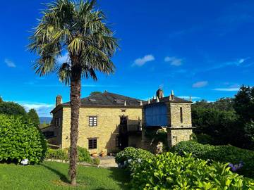 Hôtel pour 3 personnes, avec vue ainsi que jardin et terrasse à Ribadeo