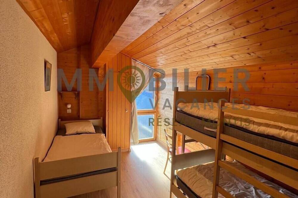 Ganze Wohnung, Diese 96 m² große Maisonette-Wohnung für 7 (bis 8) Personen befindet sich im Zentrum von Chandolin i in Chandolin, Anniviers