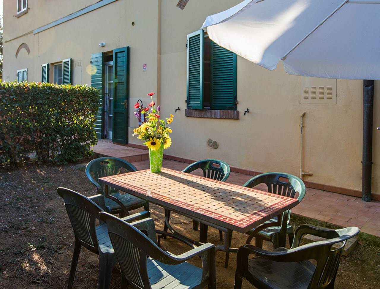 Holiday Home 'Podere Simonetta - A4' with Shared Pool, Private Terrace and Wi-Fi in Cecina, Etruscan Coast