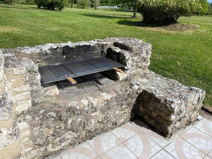 Location de vacances pour 10 personnes, avec jardin et piscine à Saint-Eutrope-de-Born - 3