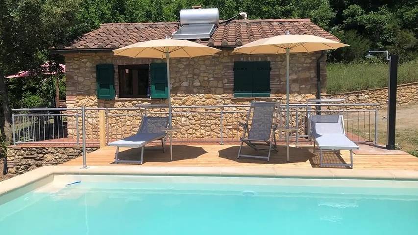 Ferienhaus für 4 Personen, mit Garten und Pool, mit Haustier