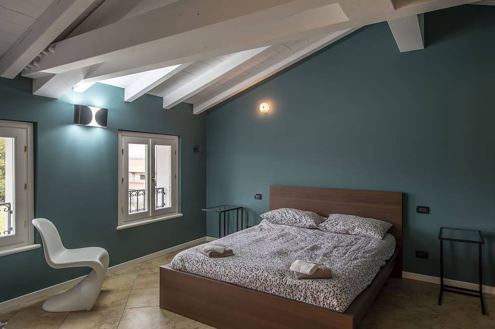\"Designcontrodesign in Desenzano del Garda, Brescia Provinz