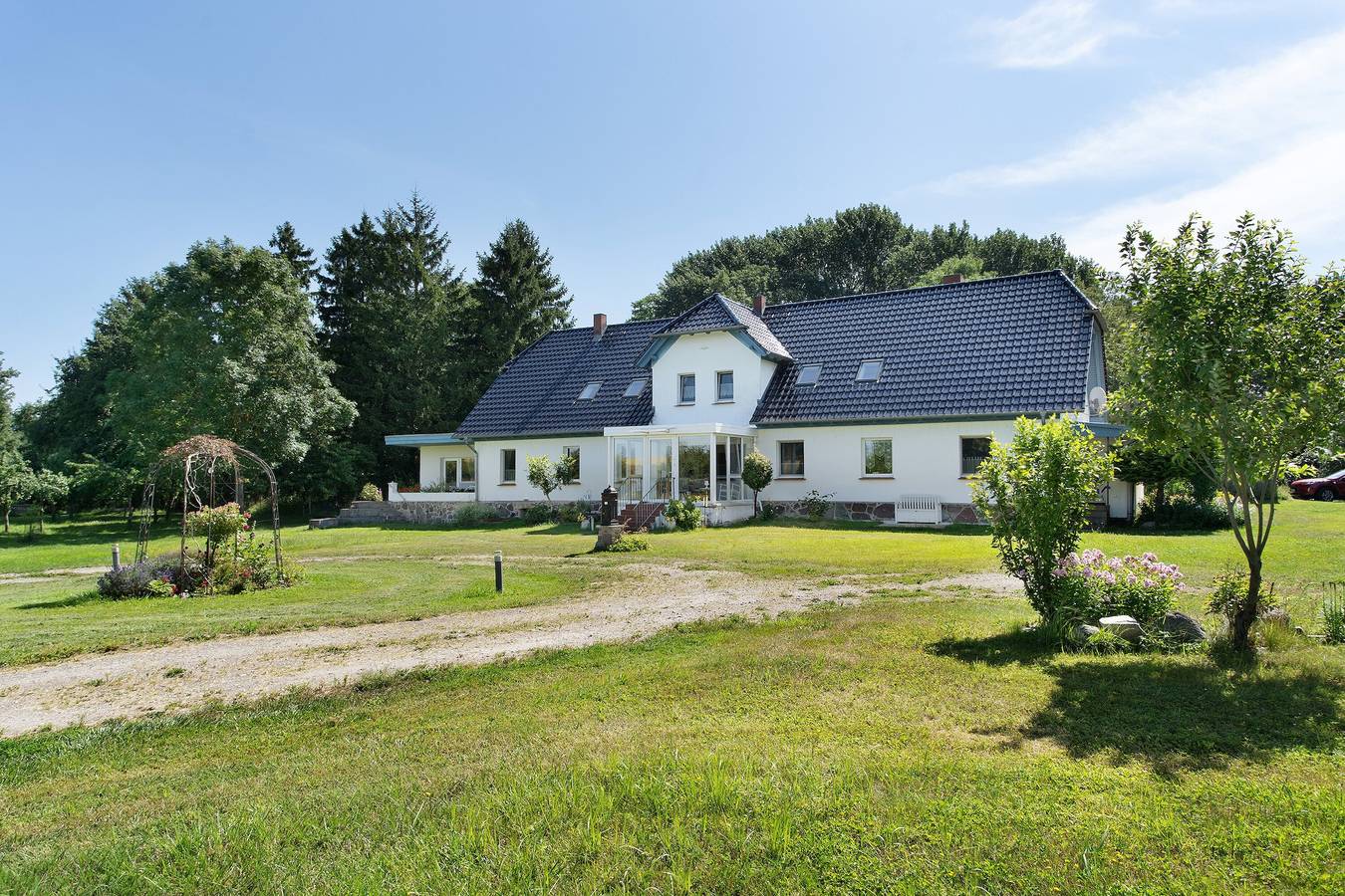 Villa Wiese - Kleine Wohnung Störtebecker mit Gartenblick in Katzow, Vorpommern Greifswald