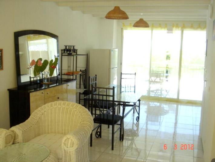 Gîte pour 4 personnes, avec jardin ainsi que piscine et terrasse dans Bois de Nèfles - 3