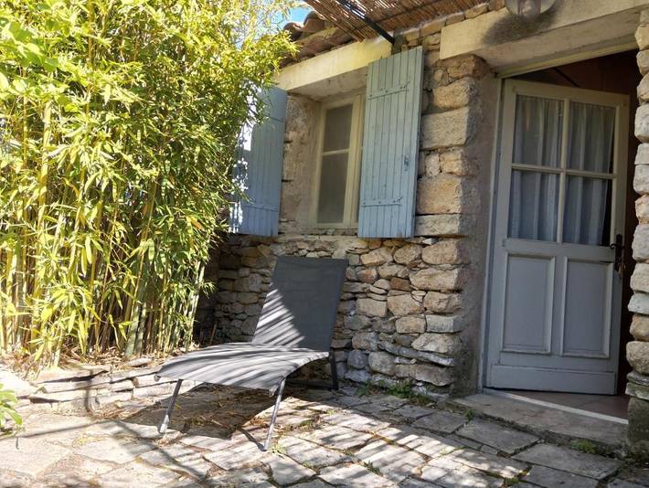 Location de vacances pour 2 personnes, avec balcon et vue dans Colorado provençal