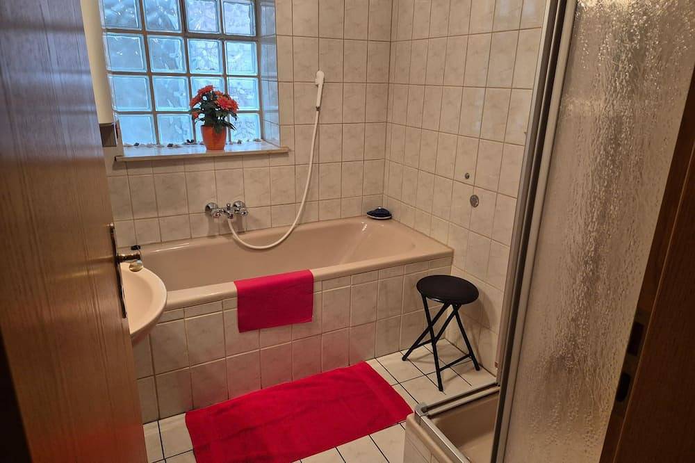 Ganze Wohnung, Ferienwohnung Annemarie mit großem Balkon (Bad Staffelstein) in Horsdorf, Bad Staffelstein