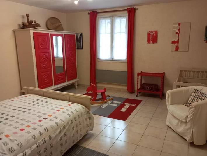 Location de vacances pour 6 personnes, avec jardin à Magné - 4