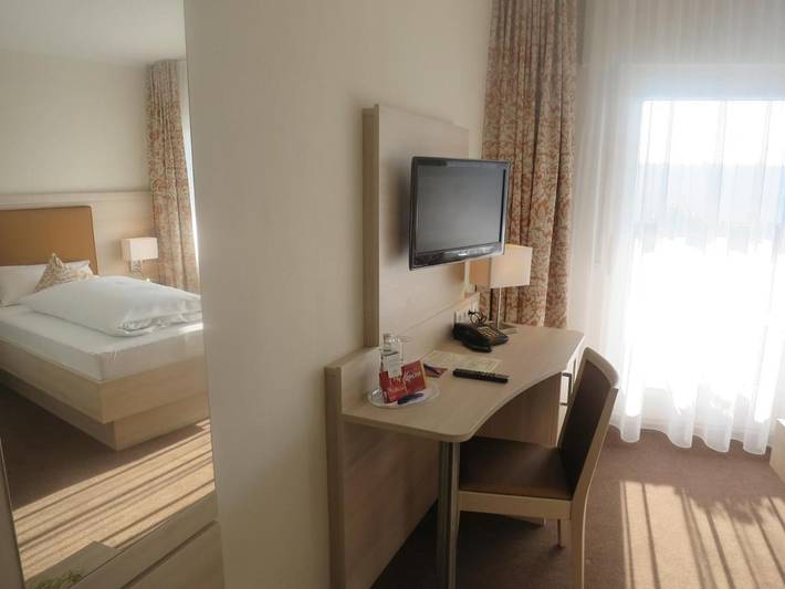 Hotel, mit Balkon und Terrasse sowie Garten und Ausblick in Bad Iburg