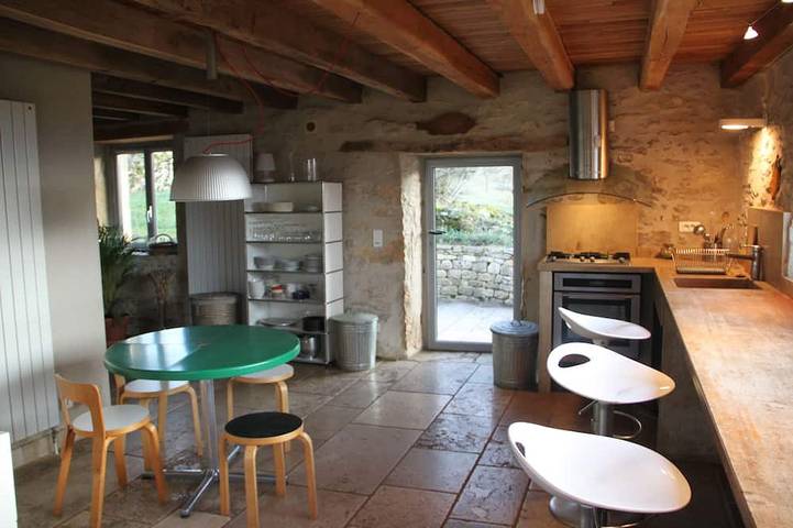 Gîte pour 2 personnes, avec jardin et sauna ainsi que terrasse et piscine à Caniac-du-Causse