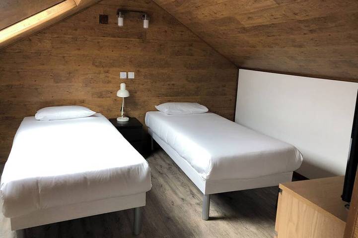 Entire apartment, Beautiful duplex apartment for 5 people 5 minutes from Igr metro station 14 and Paris 10 minutes away in Villejuif, Val-de-Marne