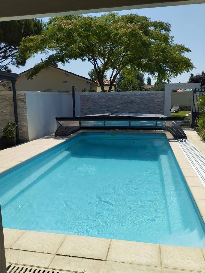 Location de vacances pour 2 personnes, avec vue ainsi que jardin et piscine à Beurlay - 2