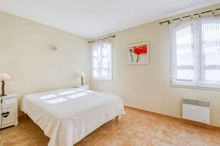 Gîte pour 6 personnes, avec piscine et balcon, animaux acceptés à La Môle - 3