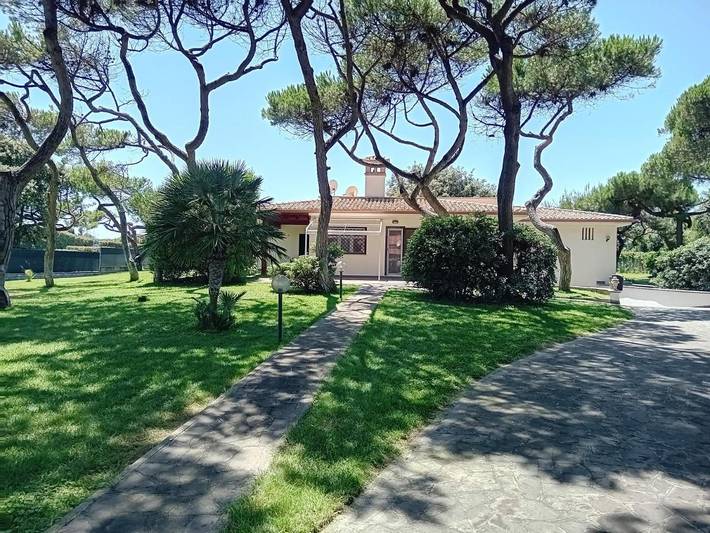 Casa vacanza per 12 persone, con Terrazza e Giardino nonché Piscina e Panorama in Provincia di Caserta