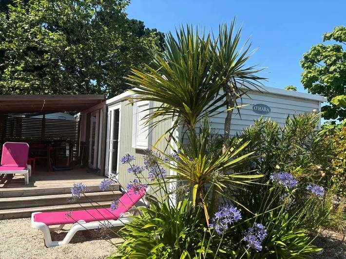 Camping pour 2 personnes, avec piscine ainsi que sauna et terrasse, animaux acceptés