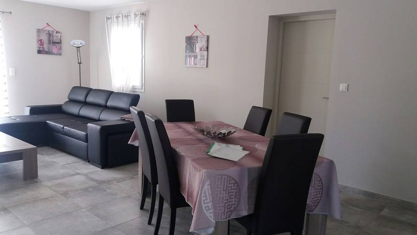 Gîte pour 6 personnes, avec piscine, adapté aux familles à Grillon - 4