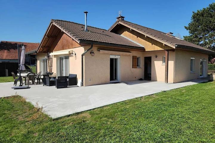 Location de vacances pour 10 personnes, avec Terrasse et Jardin à Arenthon