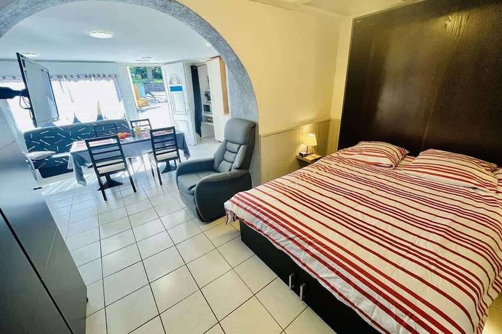 Gîte pour 3 personnes, avec Balcon ainsi que Terrasse et Jardin dans Bains-les-Bains - 2