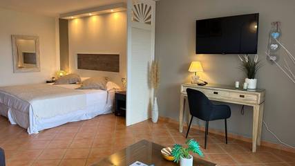 Vacation Rental for 4 Guests in French West Indies, Picture 4