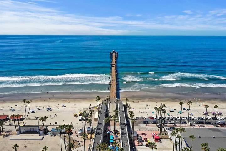 Vacation rental for 12 people, with yard and terrace, with pets in Oceanside