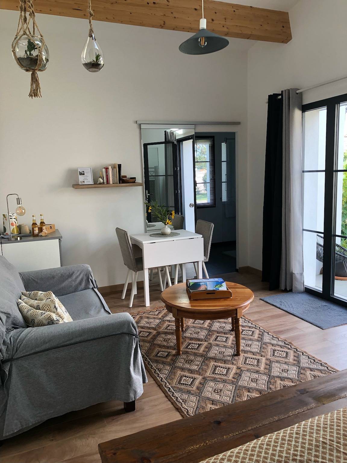 Gästezimmer „Chambre De Lucie“ mit privater Terrasse, eigenem Garten und Wlan in Bourcefranc-le-Chapus, Côte de Beauté