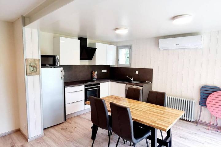 Gîte pour 2 personnes, avec terrasse dans Lac de Nantua - 2