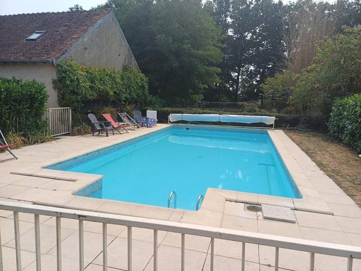 Location de vacances pour 9 personnes, avec Terrasse ainsi que Piscine et Vue à Mouhers