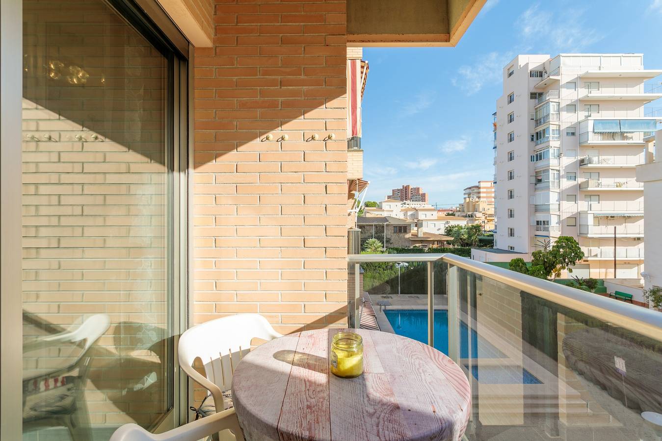 Apartamento entero, Apartamento 'Tu Descanso En La Playa' con piscina compartida, Wi-Fi y aire acondicionado. in San Juan Playa (Alicante), Costa Blanca