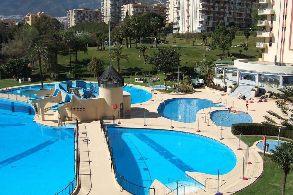 Entire apartment, A beautiful studio apt overlooking pools ' Minerva.Jupiter @ Bonanza Square ' in Benalmádena Costa, Benalmádena