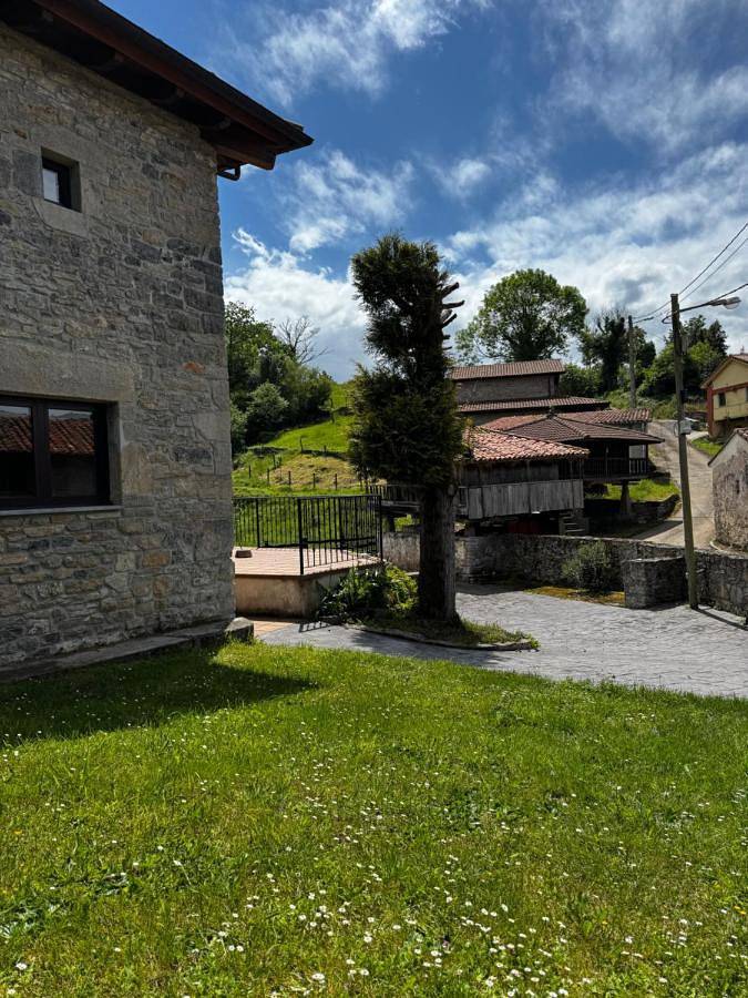 Casa rural para 4 personas, con Balcón y Terraza además de Jardín y Vistas en Pruneda - 2