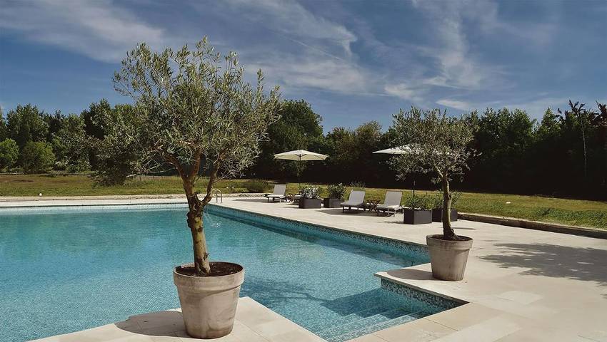 Location de vacances pour 2 personnes, avec vue ainsi que jardin et piscine à Benon - 4