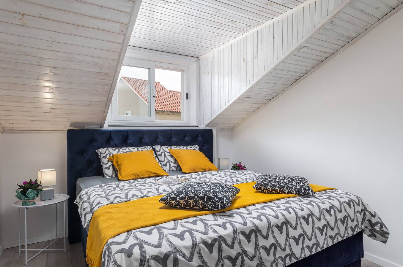 Ganze Wohnung, Apartment Tete Mare - Three Bedroom Apartment with Terrace in Mokosica, Dubrovnik-Neretva