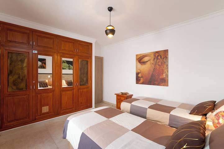 Luxury villa near beach (2 bedr., 2 bathr.) with nature-inspired private pool in Puerto del Carmen, Tías