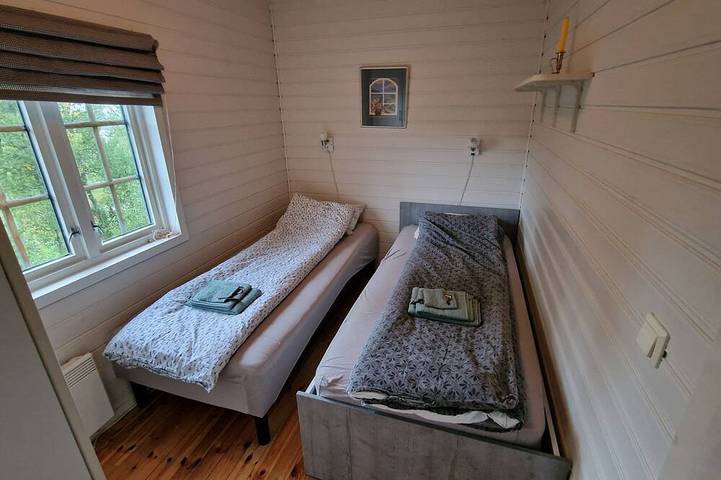 Blockhütte für 7 Personen, mit Balkon und Whirlpool sowie Garten in Senja - 4