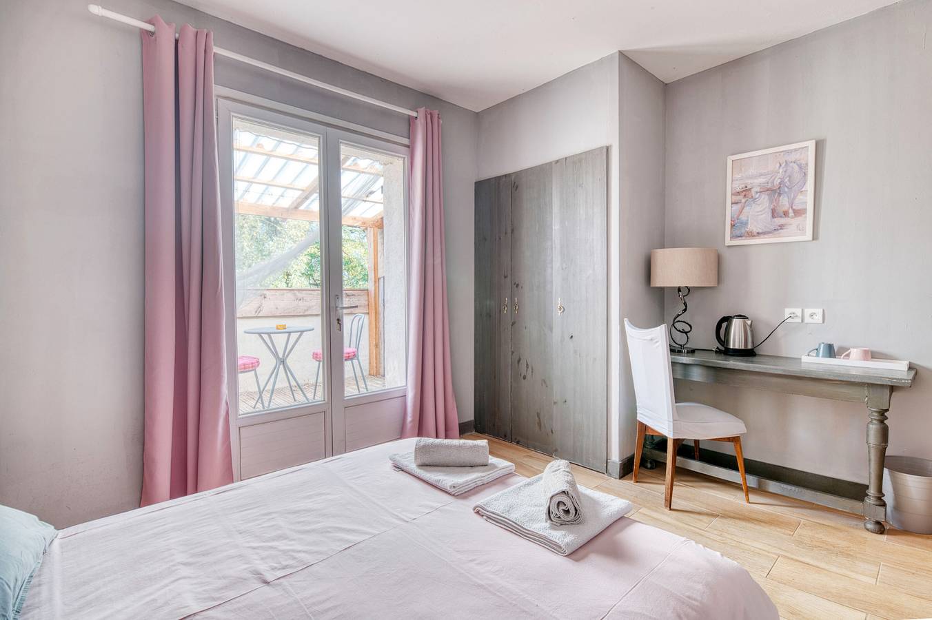 Bed and Breakfast 'La Des Lys' with Shared Pool, Shared Garden and Wi-Fi in Le Fraysse, Albi region