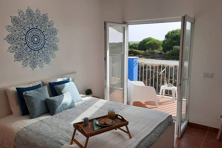 Ferienwohnung für 6 Personen, mit Balkon und Whirlpool, mit Haustier in Aljezur