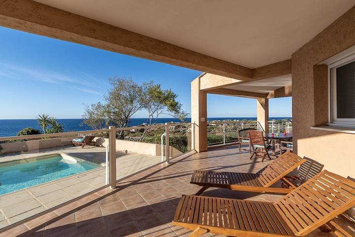 Location de vacances pour 8 personnes, avec piscine et terrasse à Corbara - 2