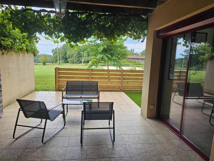 Gîte pour 4 personnes, avec vue ainsi que jardin et piscine à Pardaillan - 3