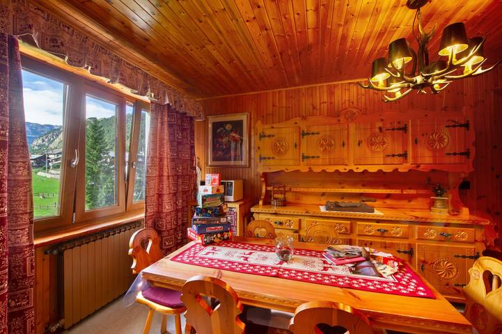 Entire apartment, Holiday Apartment "La Tua Casa A Brusson" with Mountain View & Shared Garden in Brusson, Brusson Municipality