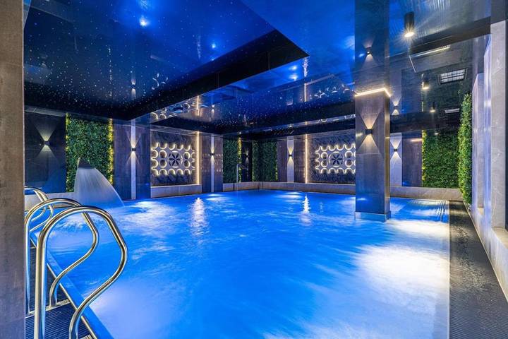 Ośrodek wypoczynkowy dla 2 osób, z Balkon i Taras oraz Jacuzzi i Ogród w Białka Tatrzańska