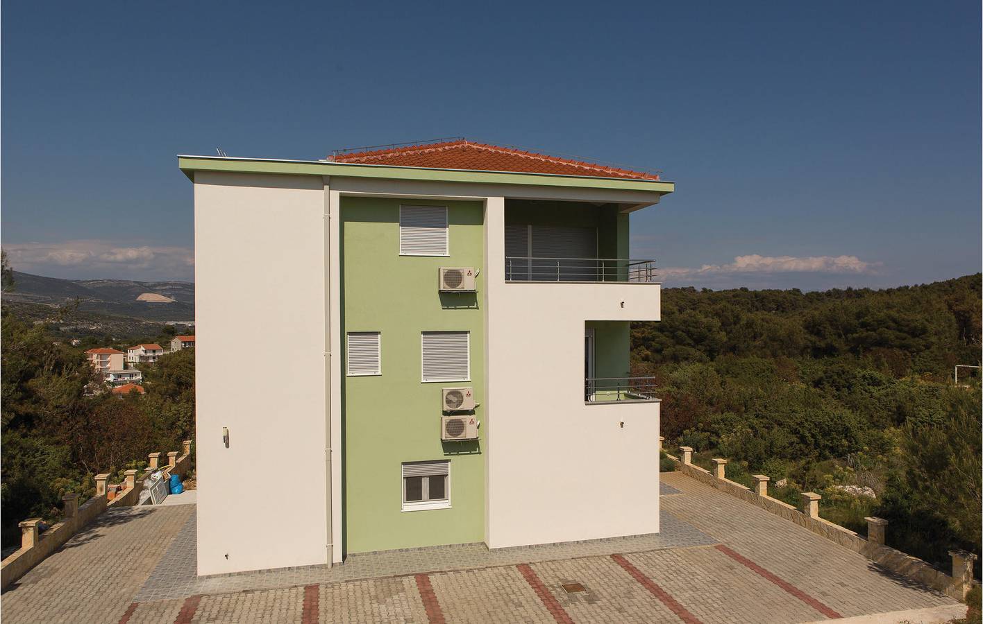 Ganze Ferienwohnung, Ferienwohnung für 8 Personen mit Terrasse in Trogir, Ciovo